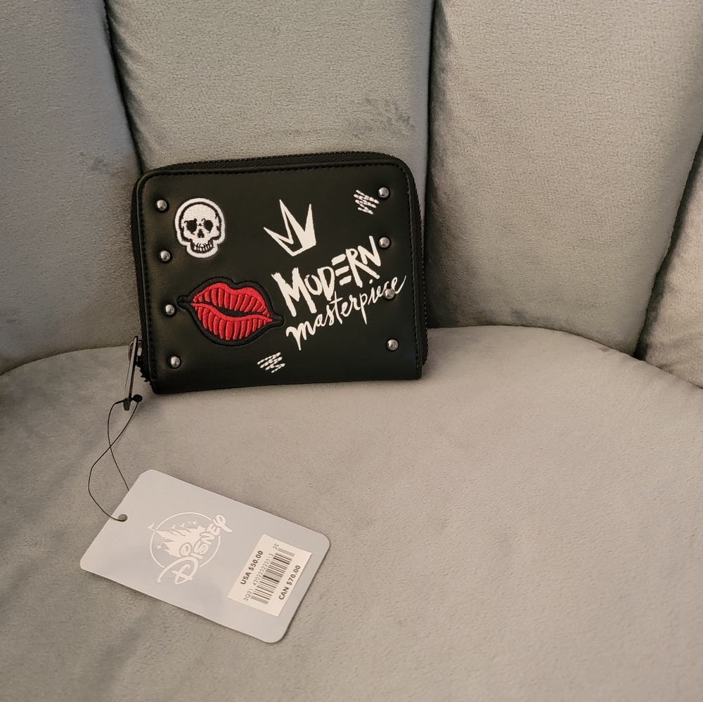 NEW Loungefly Disney Cruella de Vil Wallet
